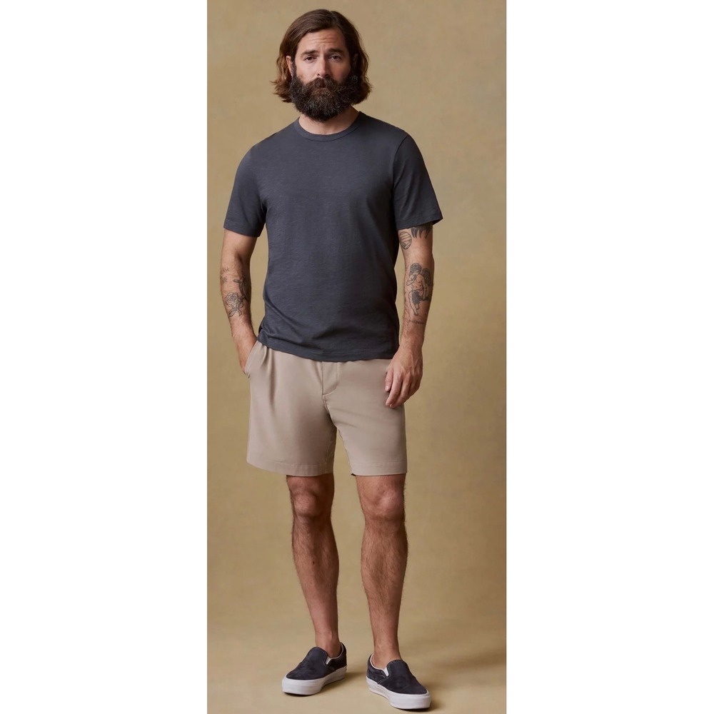 Faherty All Day Shorts Mens 32 Khaki Tan 7 Inch Inseam Quick Dry Stretch NWT!